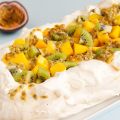 Pavlova met mango en passievrucht
