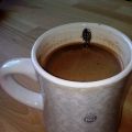 Zelfgemaakte kruidige chocolademelk