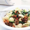 Kruidige spinazie-gehaktpasta