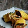 wrap met gerookte zalm, zure room en rucola