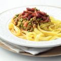 Tagliatelle met spek, gehakt en groenten