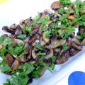 Champignons met knoflook, peterselie en witte[...]