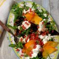 Salade met burrata, kaki, granaatappelpitjes en[...]