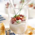 Amuse van bloemkoolroom met spekjes