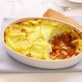 Mediterrane ovenschotel met worst en puree