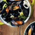 Mosselen met mieriksworteldip